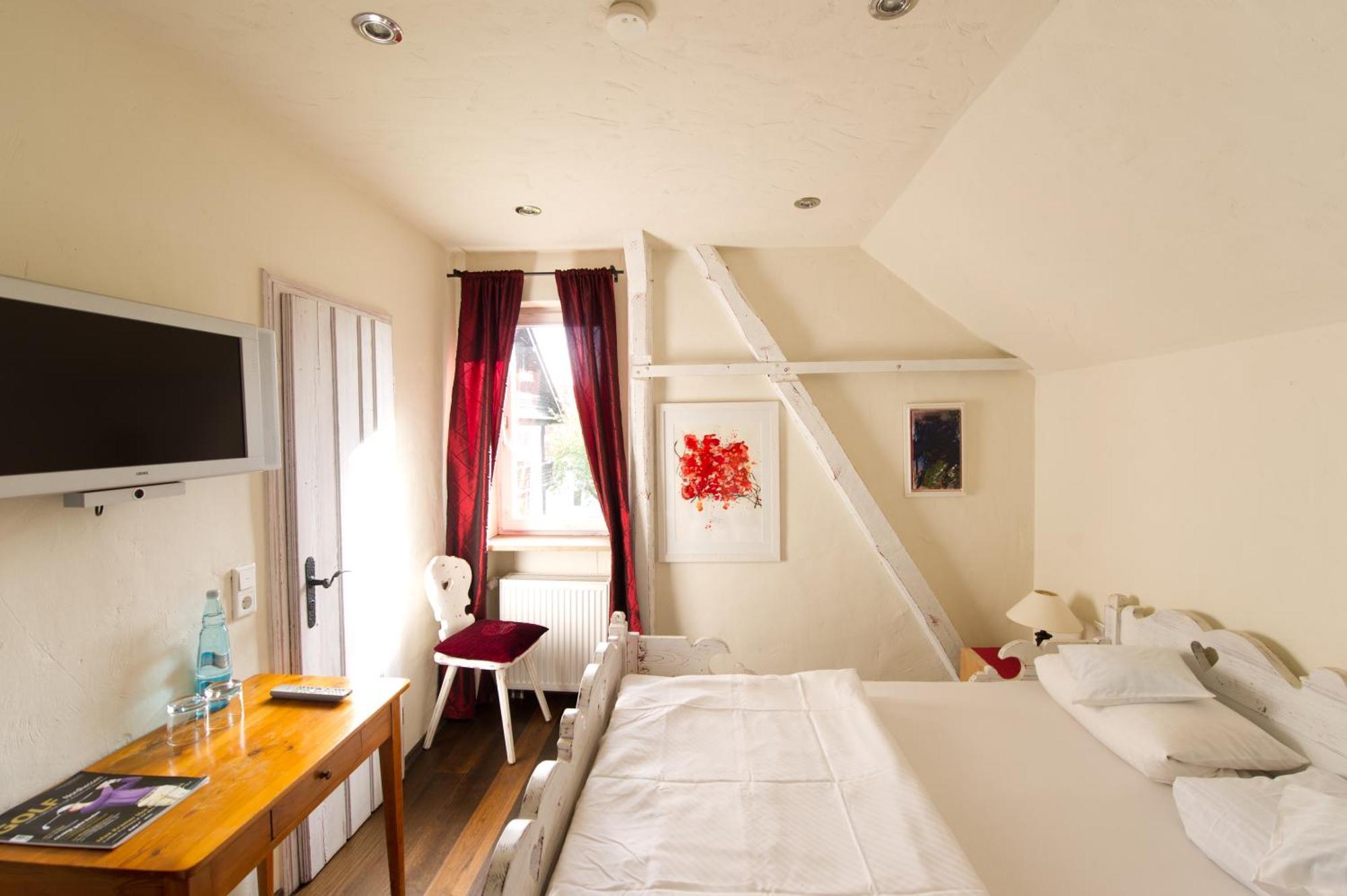 Hotel Der Grischaefer バート・エムスタール エクステリア 写真